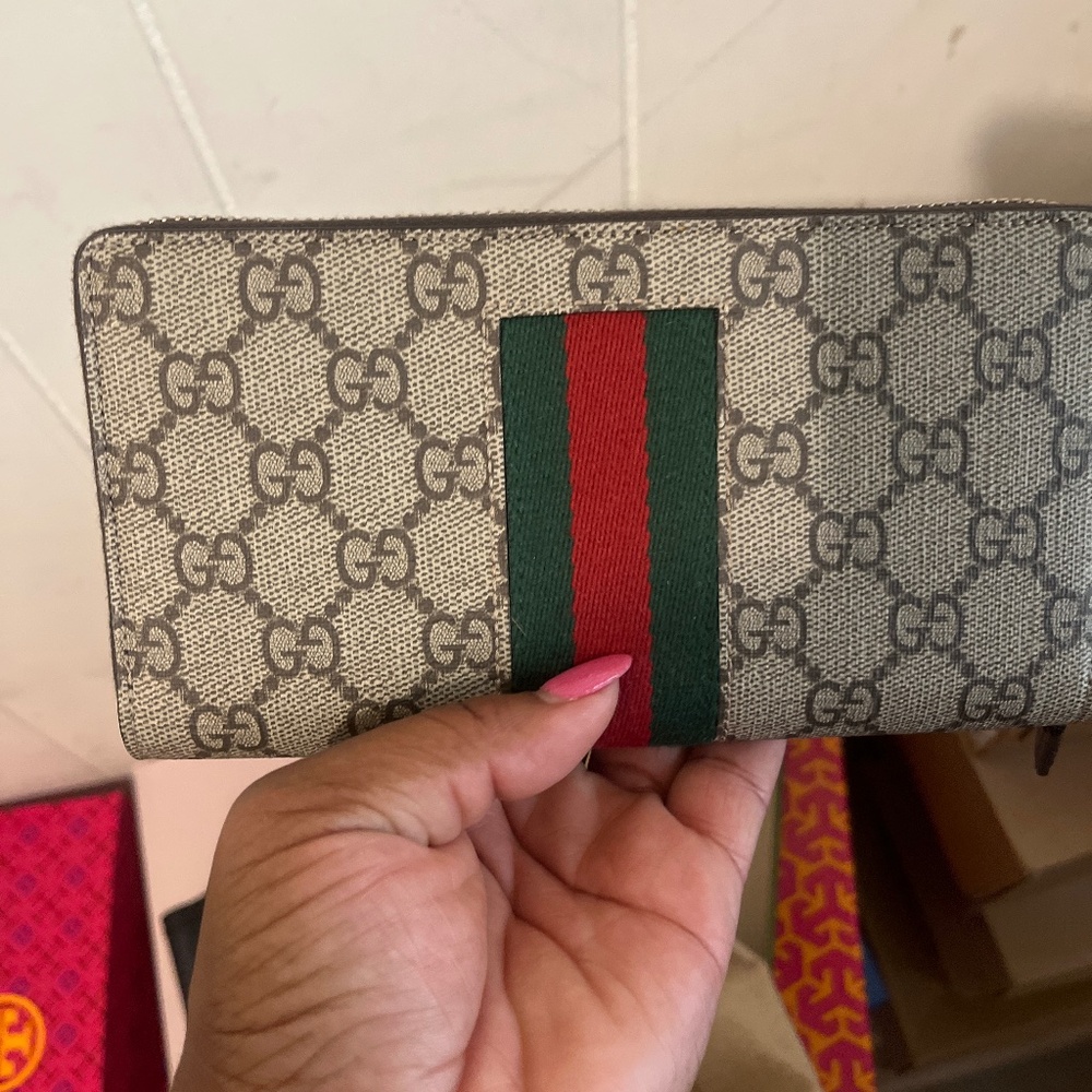 Authentic Gucci wallet